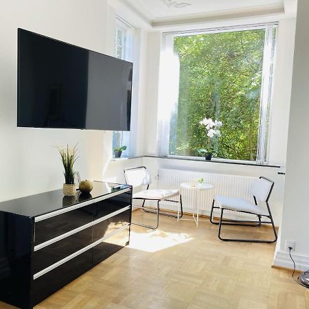 Aday - Aalborg Mansion - Open Bright Apartment With Garden Exterior foto
